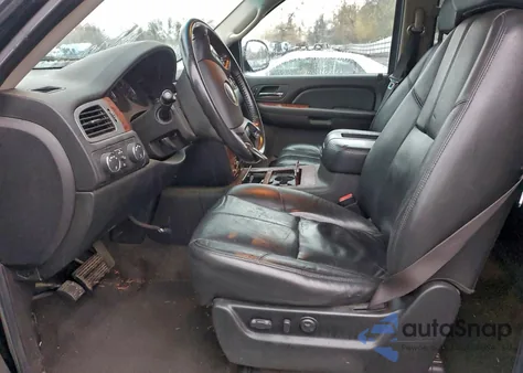 2008 Chevrolet Suburban K1500 Ls z USA, uszkodzony, nr VIN 1GNFK16Y68R227148